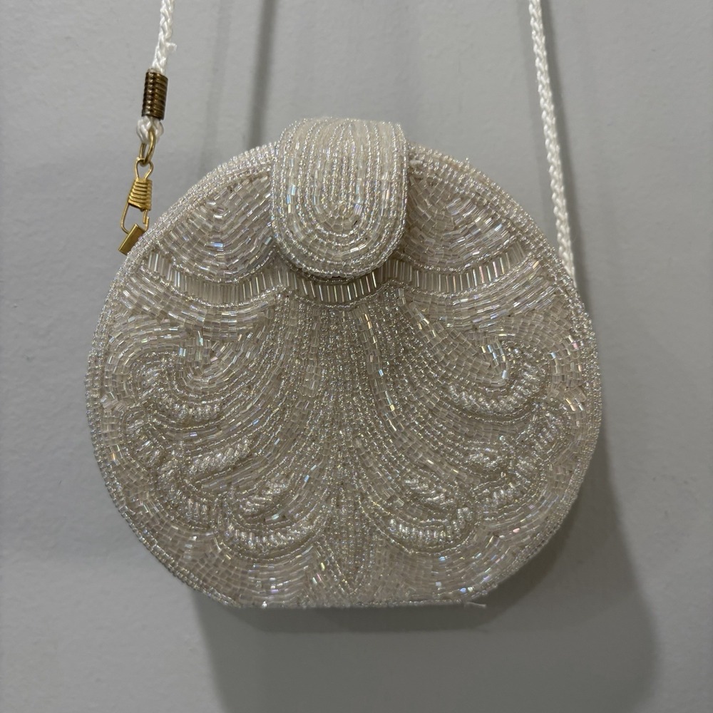 vintage white beaded‎ round Shape Structured purse Gold Hardware Formal Fancy